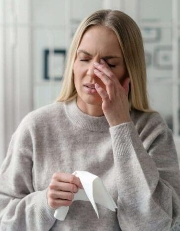 Women with painful eye, Dry Eye